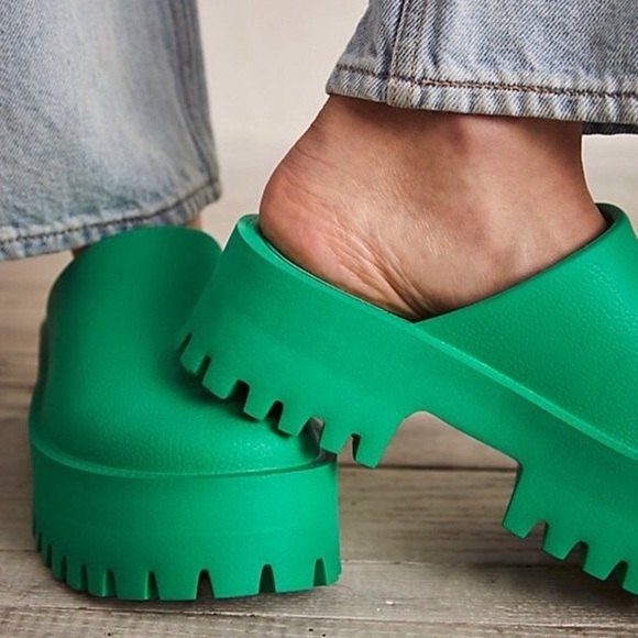 Jeffrey Campbell Shoes - Jeffrey campbell clogs size 6